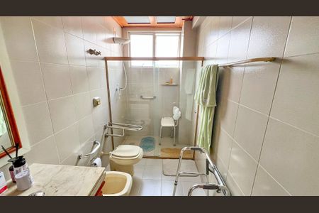 Apartamento à venda com 214m², 4 quartos e 2 vagasBanheiro