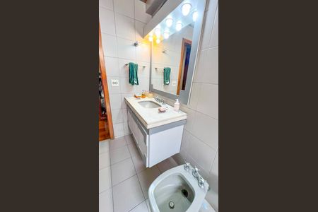 Apartamento à venda com 214m², 4 quartos e 2 vagasBanheiro