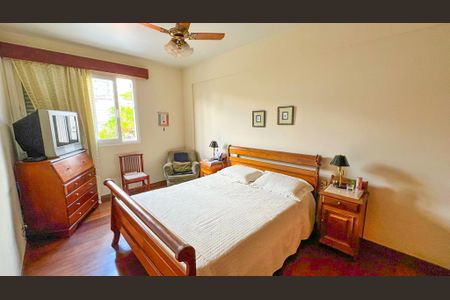 Apartamento à venda com 214m², 4 quartos e 2 vagasQuarto