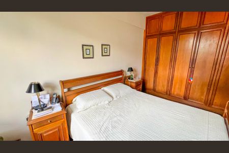 Apartamento à venda com 214m², 4 quartos e 2 vagasQuarto