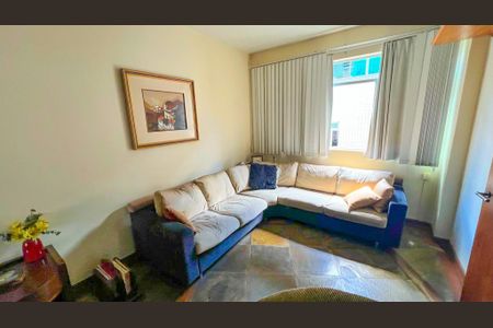 Apartamento à venda com 214m², 4 quartos e 2 vagasSala