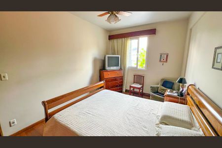 Apartamento à venda com 214m², 4 quartos e 2 vagasQuarto