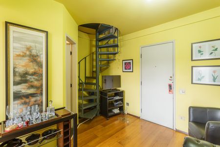 Apartamento para alugar com 52m², 1 quarto e 1 vaga Apartamento para alugar com 52m², 1 quarto e 1 vagaEscada