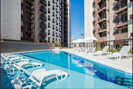 Apartamento à venda com 64m², 3 quartos e 1 vaga Apartamento à venda com 64m², 3 quartos e 1 vagaÁrea comum - Piscina