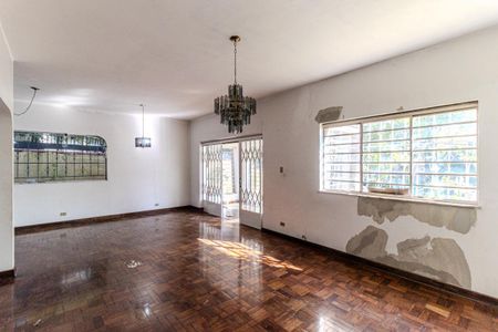 Casa à venda com 477m², 3 quartos e 4 vagasSala