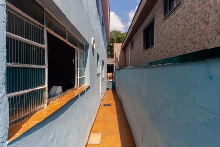 Casa à venda com 150m², 3 quartos e 2 vagas Casa à venda com 150m², 3 quartos e 2 vagasCorredor Lateral