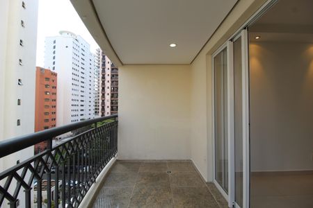 Apartamento para alugar com 101m², 3 quartos e 2 vagasVaranda
