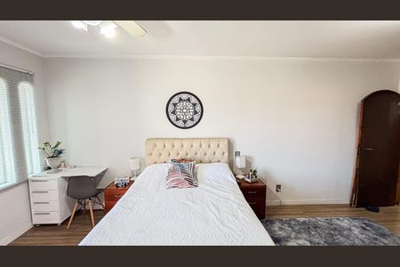 Casa à venda com 202m², 3 quartos e 2 vagas Casa à venda com 202m², 3 quartos e 2 vagasSuite