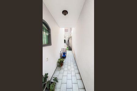 Casa à venda com 202m², 3 quartos e 2 vagas Casa à venda com 202m², 3 quartos e 2 vagasCorredor - Quintal