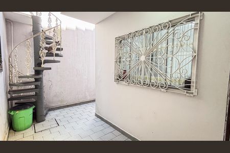 Casa à venda com 202m², 3 quartos e 2 vagas Casa à venda com 202m², 3 quartos e 2 vagasQuintal