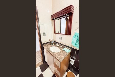 Casa à venda com 202m², 3 quartos e 2 vagas Casa à venda com 202m², 3 quartos e 2 vagasBanheiro