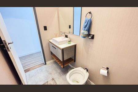 Casa à venda com 202m², 3 quartos e 2 vagas Casa à venda com 202m², 3 quartos e 2 vagasLavabo