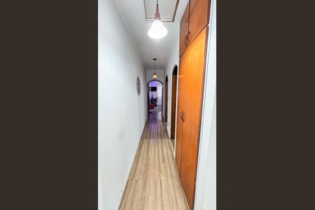 Casa à venda com 202m², 3 quartos e 2 vagas Casa à venda com 202m², 3 quartos e 2 vagasCorredor