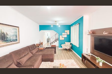 Casa à venda com 202m², 3 quartos e 2 vagas Casa à venda com 202m², 3 quartos e 2 vagasSala