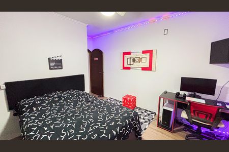 Casa à venda com 202m², 3 quartos e 2 vagas Casa à venda com 202m², 3 quartos e 2 vagasQuarto 2