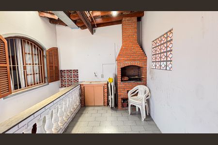 Casa à venda com 202m², 3 quartos e 2 vagas Casa à venda com 202m², 3 quartos e 2 vagasChurrasqueira