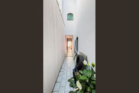 Casa à venda com 202m², 3 quartos e 2 vagas Casa à venda com 202m², 3 quartos e 2 vagasCorredor - Quintal