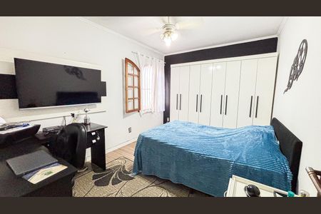 Casa à venda com 202m², 3 quartos e 2 vagas Casa à venda com 202m², 3 quartos e 2 vagasQuarto 1