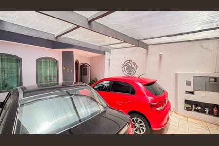 Casa à venda com 202m², 3 quartos e 2 vagas Casa à venda com 202m², 3 quartos e 2 vagasGaragem