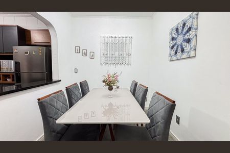 Casa à venda com 202m², 3 quartos e 2 vagas Casa à venda com 202m², 3 quartos e 2 vagasCozinha