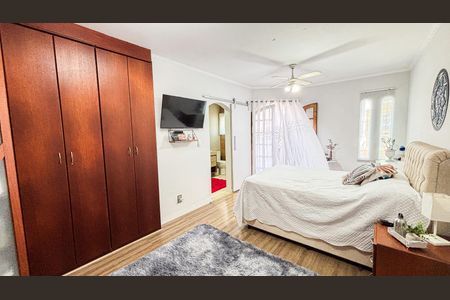 Casa à venda com 202m², 3 quartos e 2 vagas Casa à venda com 202m², 3 quartos e 2 vagasSuite