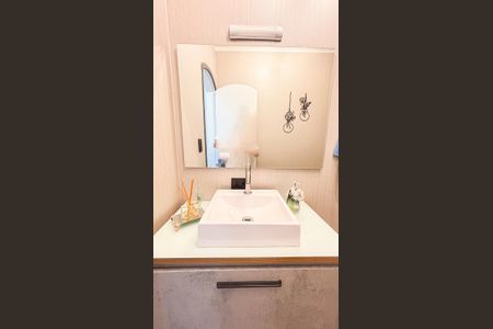 Casa à venda com 202m², 3 quartos e 2 vagas Casa à venda com 202m², 3 quartos e 2 vagasLavabo