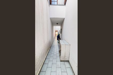 Casa à venda com 202m², 3 quartos e 2 vagas Casa à venda com 202m², 3 quartos e 2 vagasCorredor - Quintal