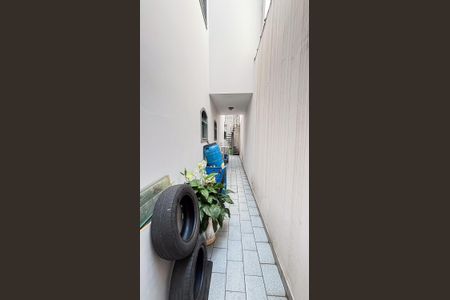 Casa à venda com 202m², 3 quartos e 2 vagas Casa à venda com 202m², 3 quartos e 2 vagasCorredor - Quintal