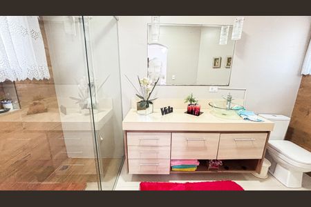 Casa à venda com 202m², 3 quartos e 2 vagas Casa à venda com 202m², 3 quartos e 2 vagasBanheiro da Suíte