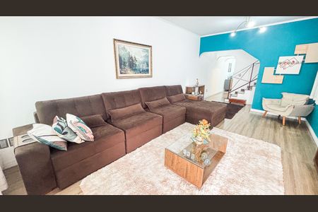 Casa à venda com 202m², 3 quartos e 2 vagas Casa à venda com 202m², 3 quartos e 2 vagasSala