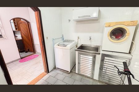 Casa à venda com 202m², 3 quartos e 2 vagas Casa à venda com 202m², 3 quartos e 2 vagasÁrea de Serviço