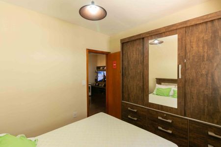 Casa à venda com 550m², 4 quartos e 3 vagasQuarto 2