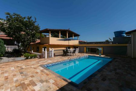 Casa à venda com 550m², 4 quartos e 3 vagasPiscina