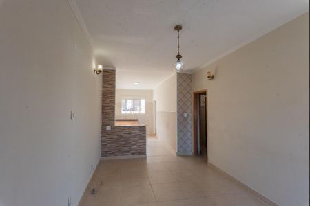 Casa à venda com 192m², 3 quartos e 2 vagas Casa à venda com 192m², 3 quartos e 2 vagasSala