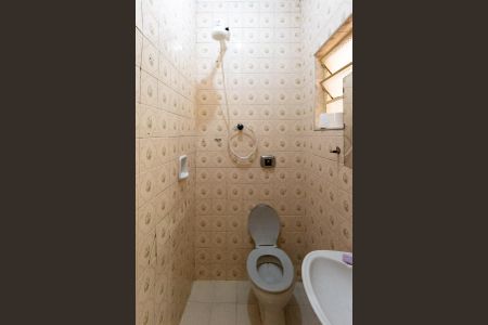 Casa à venda com 192m², 3 quartos e 2 vagas Casa à venda com 192m², 3 quartos e 2 vagasBanheiro de serviço