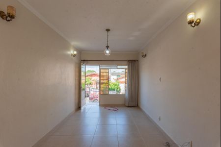 Casa à venda com 192m², 3 quartos e 2 vagas Casa à venda com 192m², 3 quartos e 2 vagasSala
