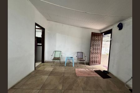 Casa à venda com 120m², 2 quartos e 2 vagas Casa à venda com 120m², 2 quartos e 2 vagasÁrea de Serviço