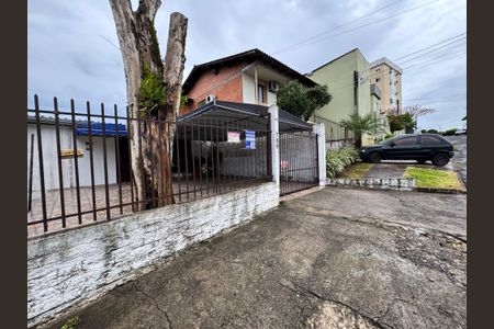 Casa à venda com 120m², 2 quartos e 2 vagas Casa à venda com 120m², 2 quartos e 2 vagasFachada e placa