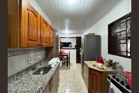 Casa à venda com 120m², 2 quartos e 2 vagas Casa à venda com 120m², 2 quartos e 2 vagasCozinha