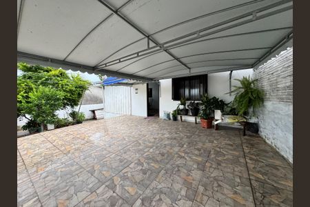 Casa à venda com 120m², 2 quartos e 2 vagas Casa à venda com 120m², 2 quartos e 2 vagasGaragem