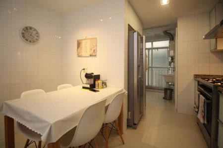 Apartamento à venda com 129m², 3 quartos e 2 vagasCozinha