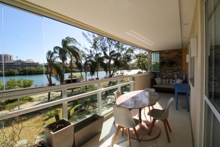 Apartamento à venda com 129m², 3 quartos e 2 vagasVaranda