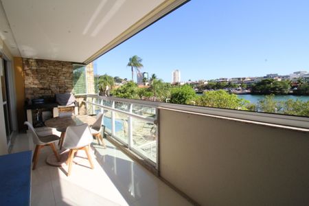 Apartamento à venda com 129m², 3 quartos e 2 vagasVaranda