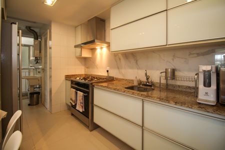 Apartamento à venda com 129m², 3 quartos e 2 vagasCozinha