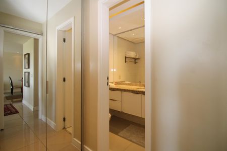 Apartamento à venda com 129m², 3 quartos e 2 vagasBanheiro da Suíte