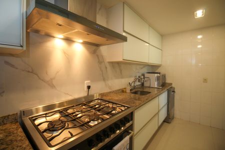 Apartamento à venda com 129m², 3 quartos e 2 vagasCozinha