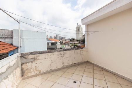 Casa à venda com 130m², 3 quartos e 2 vagas Casa à venda com 130m², 3 quartos e 2 vagasVaranda