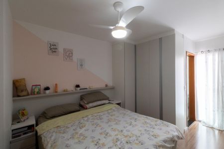 Casa à venda com 80m², 3 quartos e 4 vagas Casa à venda com 80m², 3 quartos e 4 vagasSuíte