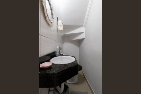 Casa à venda com 80m², 3 quartos e 4 vagas Casa à venda com 80m², 3 quartos e 4 vagasLavabo