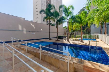 Apartamento à venda com 65m², 2 quartos e 1 vagaÁrea comum - Piscina